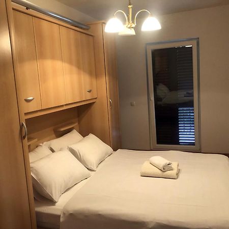 Danyja Apartments Sveti Filip i Jakov Dış mekan fotoğraf