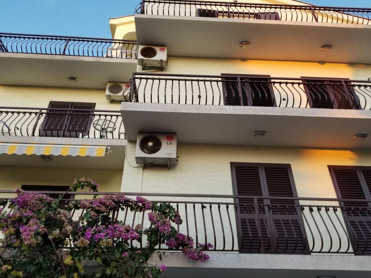 Danyja Apartments Sveti Filip i Jakov Dış mekan fotoğraf